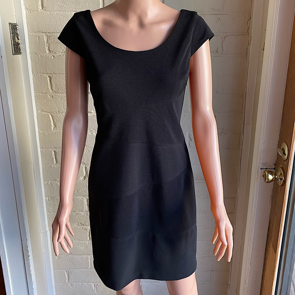 Andrew Marc Marc New York black cocktail dress size 6